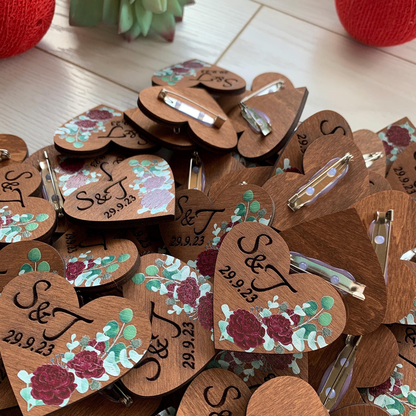 Rustic wedding heart shaped boutonnieres, wooden burgundy boutonniere, wedding gift guest, wooden hearts, guest boutonnieres