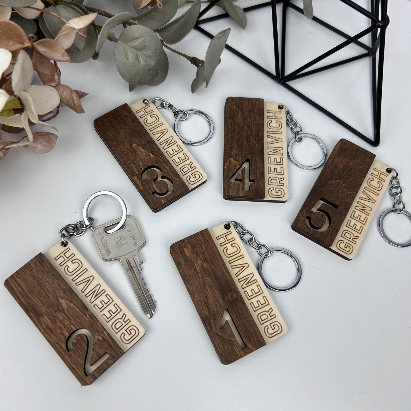 Engraved wood key, room number tag, custom logo keychain, numbers keyrings, custom hotel key tag, hotel room keychain, personalized key tag