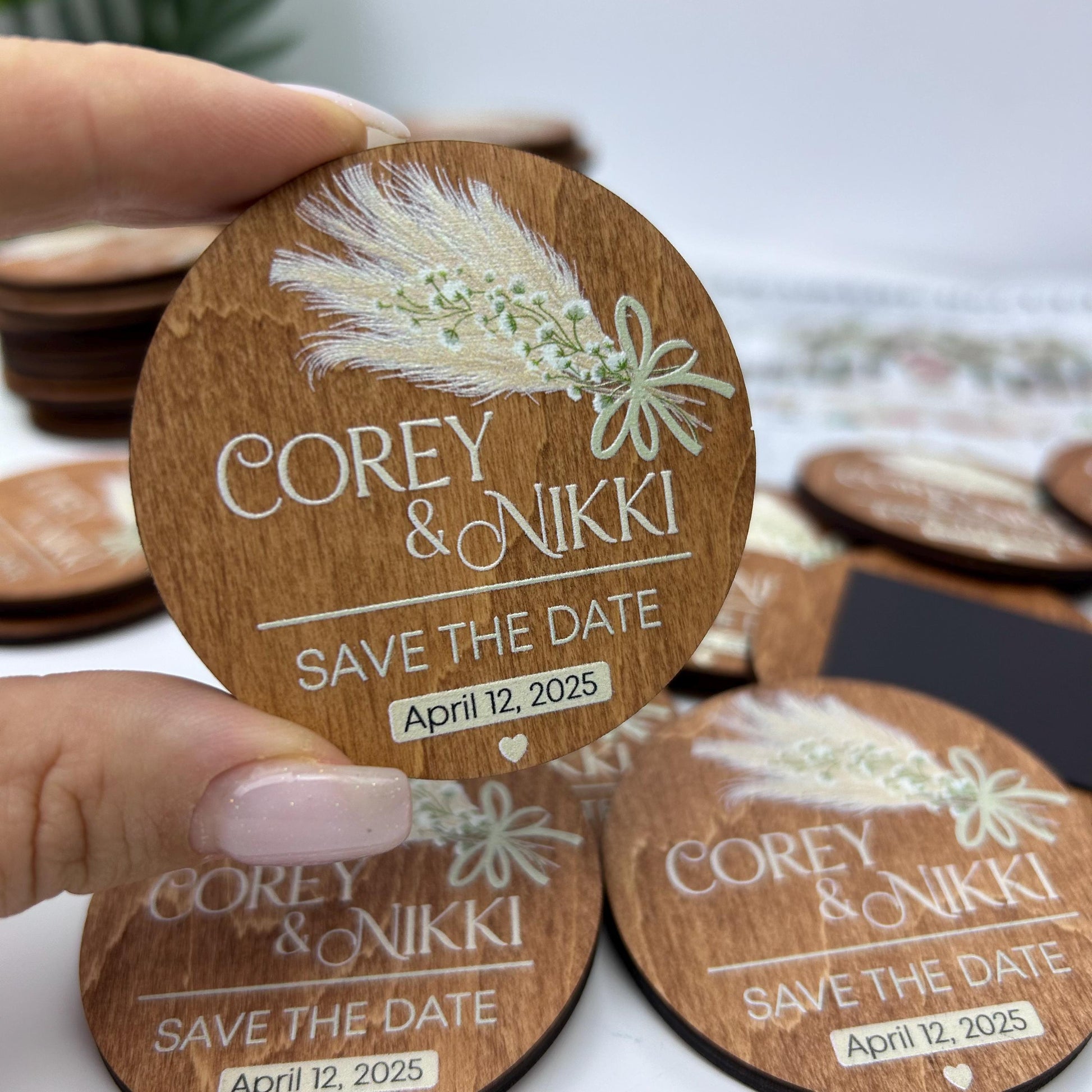Wedding favor wood magnet, rustic boutonnieres, wedding guest pins, boho boutonniere, personalized magnet, wedding guest tag, wooden magnets