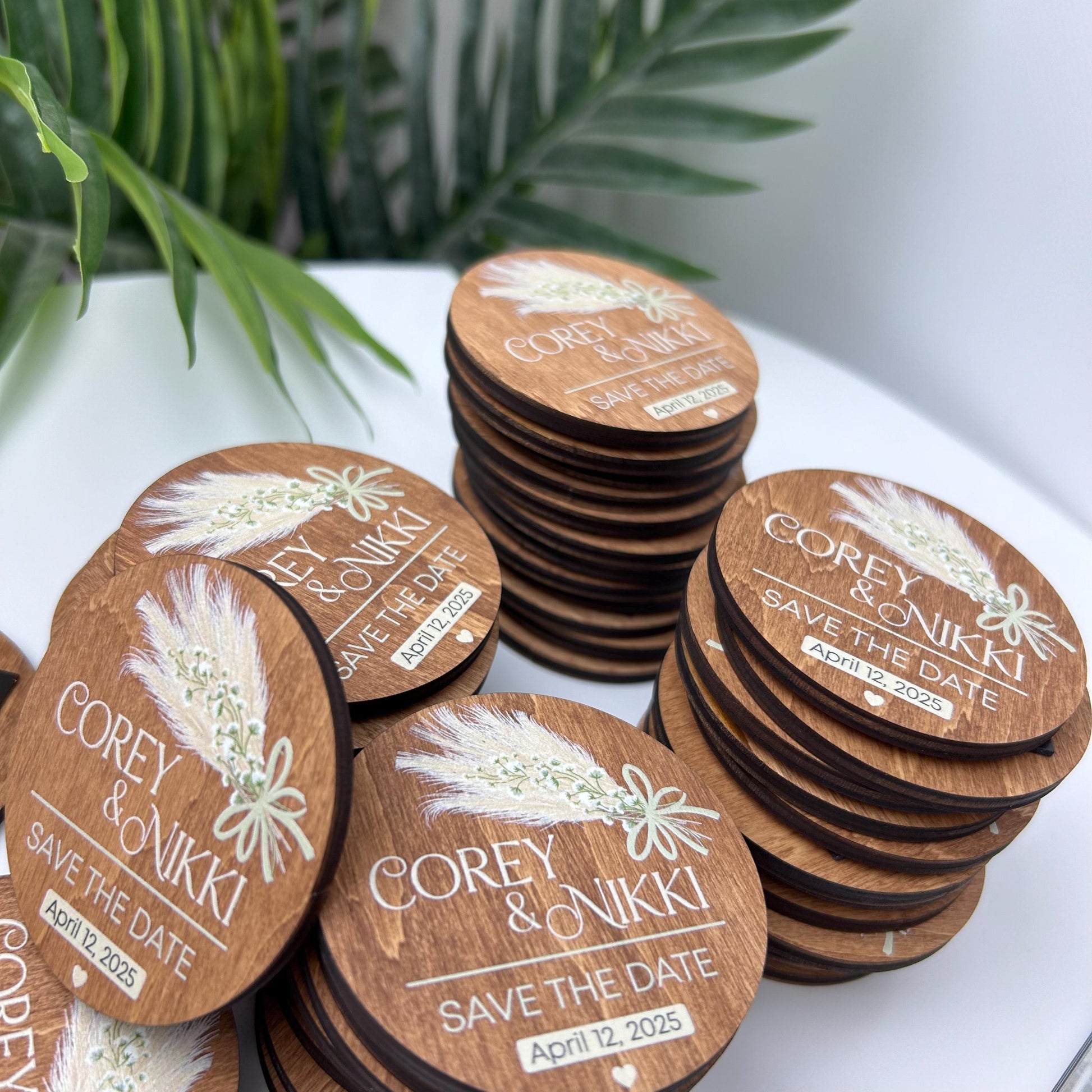 Wedding favor wood magnet, rustic boutonnieres, wedding guest pins, boho boutonniere, personalized magnet, wedding guest tag, wooden magnets