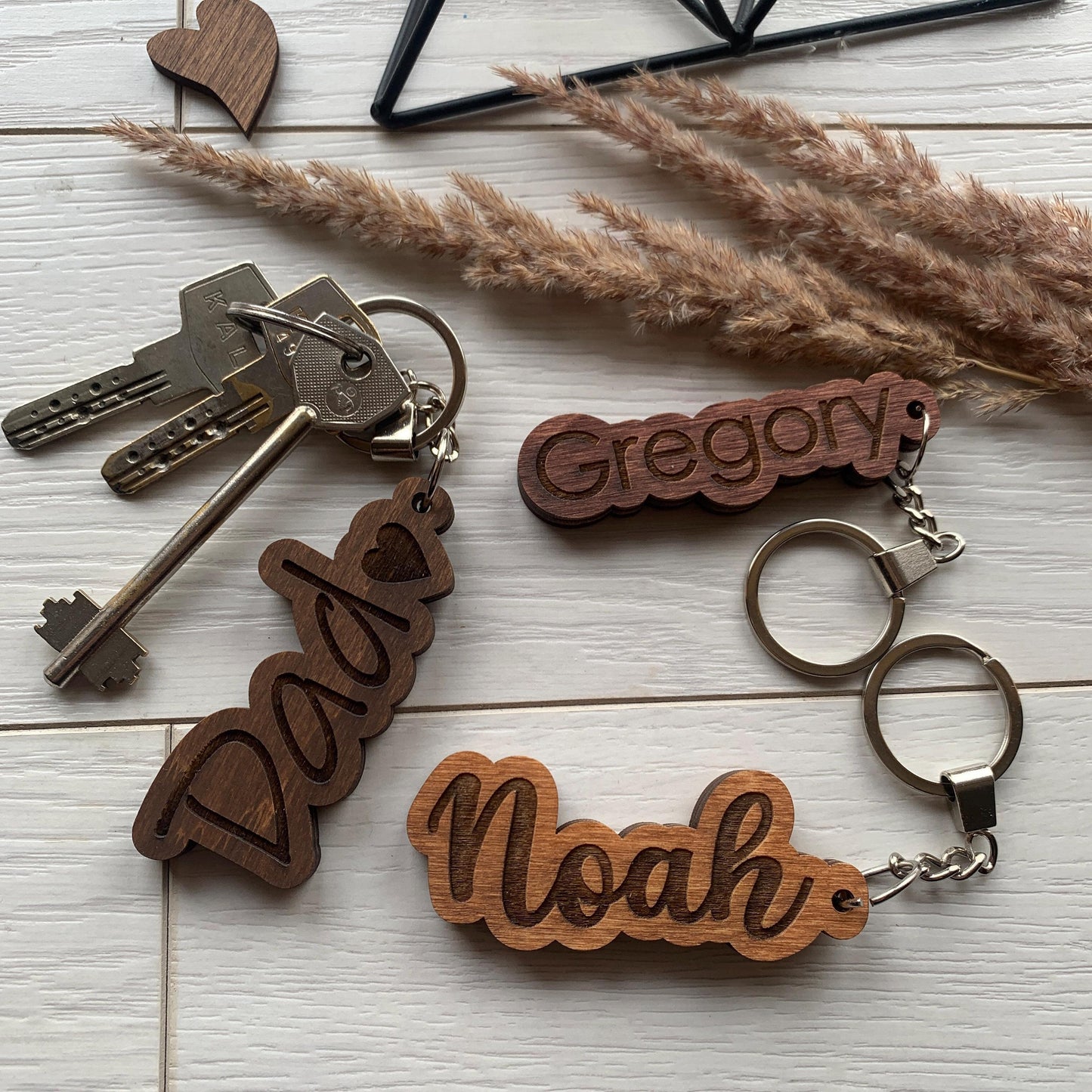 Personalized wood keyring, custom engraved word, boho wood keychain, custom personalised keyring, name engraved key chain, accessories key