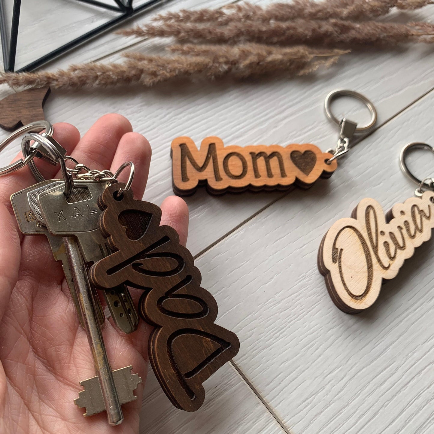 Personalized wood keyring, custom engraved word, boho wood keychain, custom personalised keyring, name engraved key chain, accessories key
